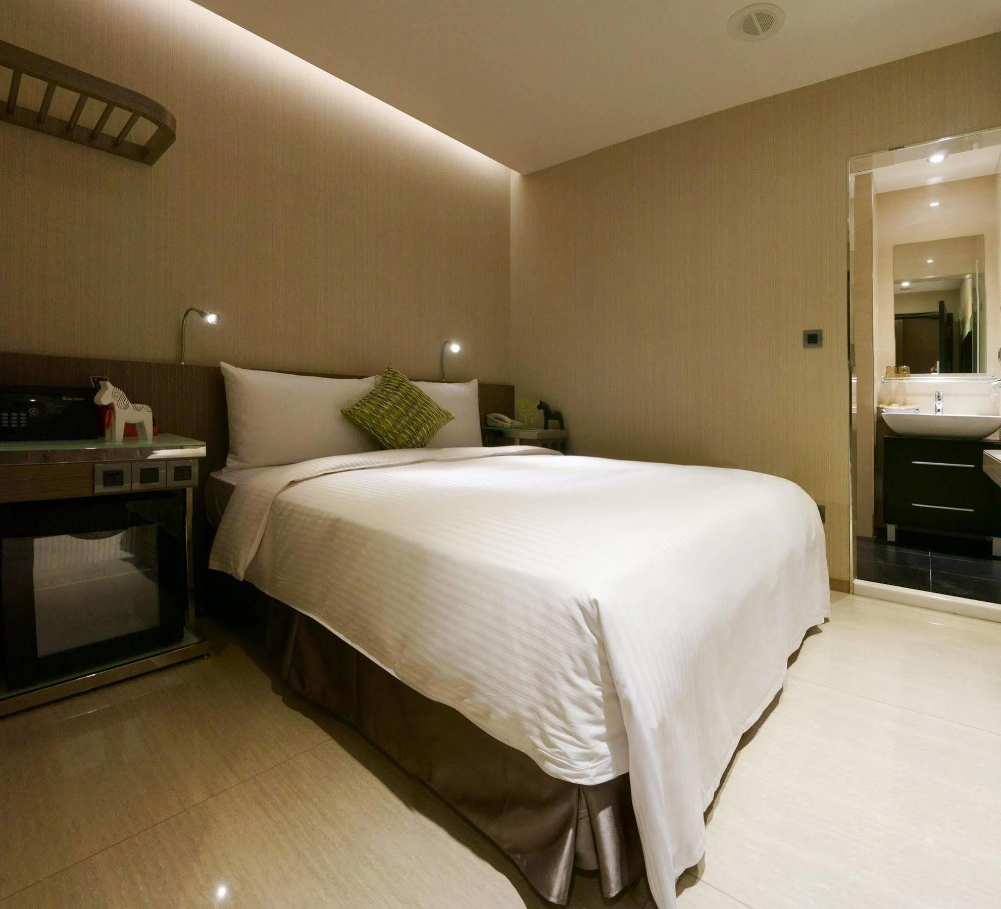 Beauty Hotels Taipei - Hotel B7 Exterior photo